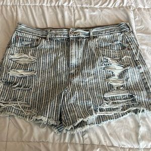 AE 90s Boyfriend Shorts